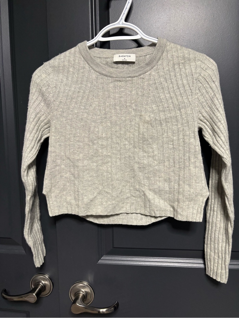 Babaton Light Gray Ribbed Cropped Crewneck Sweater